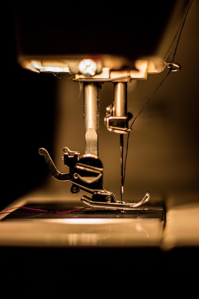 macro, sewing machine, tool, sew, fabric, pattern, black, embroidery, white, tinker, leather, sewing, fashion, clothing, textile, wave, thread, suede, antique, old, stitched, rectangles, production, rusty, brown fashion, black fashion, brown clothes, black clothes, black pattern, brown tools, black tools, brown wave, black wave, black old, brown waves, black waves, sewing machine, sewing machine, sewing machine, sewing machine, sewing machine, sewing, sewing