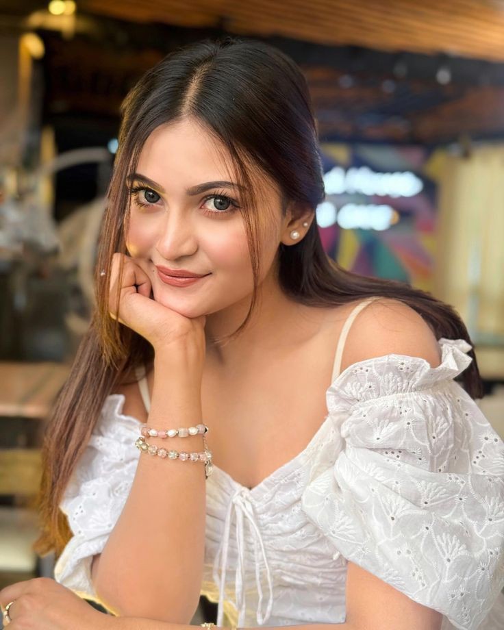 instagram girls dp black and white